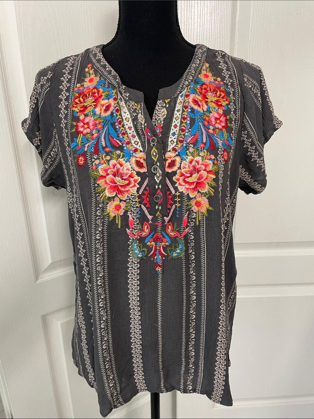 Savanna Jane Top embroidered floral western L prairie boho hippie
